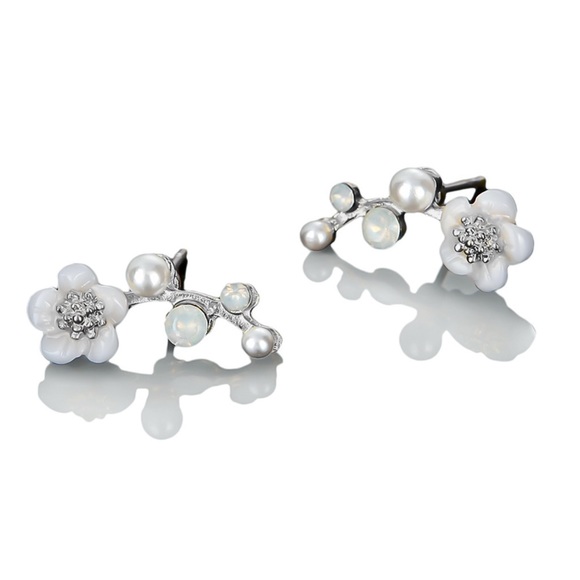 3/$30 - Silver Pearl/Opal Flower Ear Crawler Studs - Picture 6 of 8